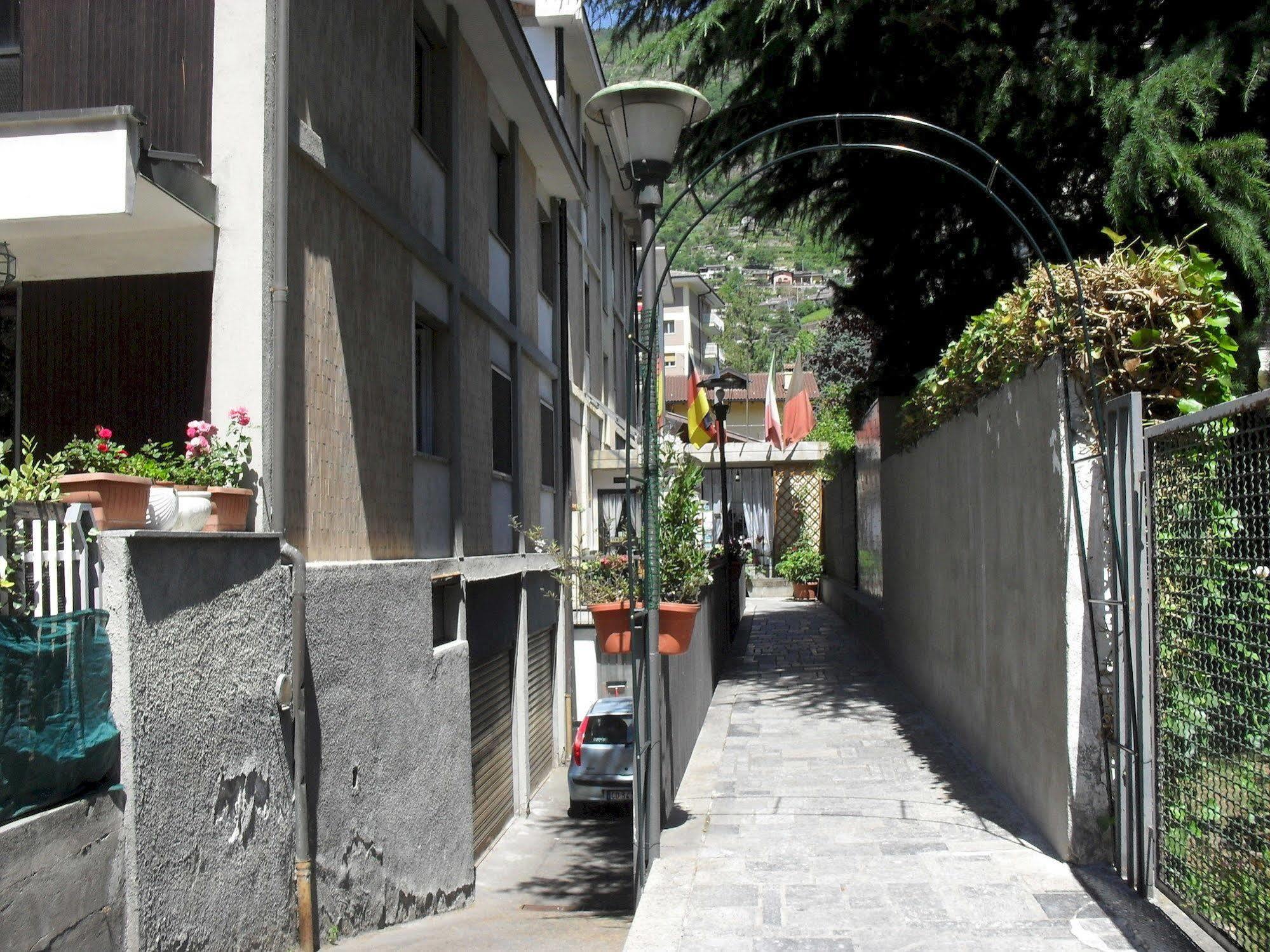 Hotel Al Caminetto Aosta Exterior foto