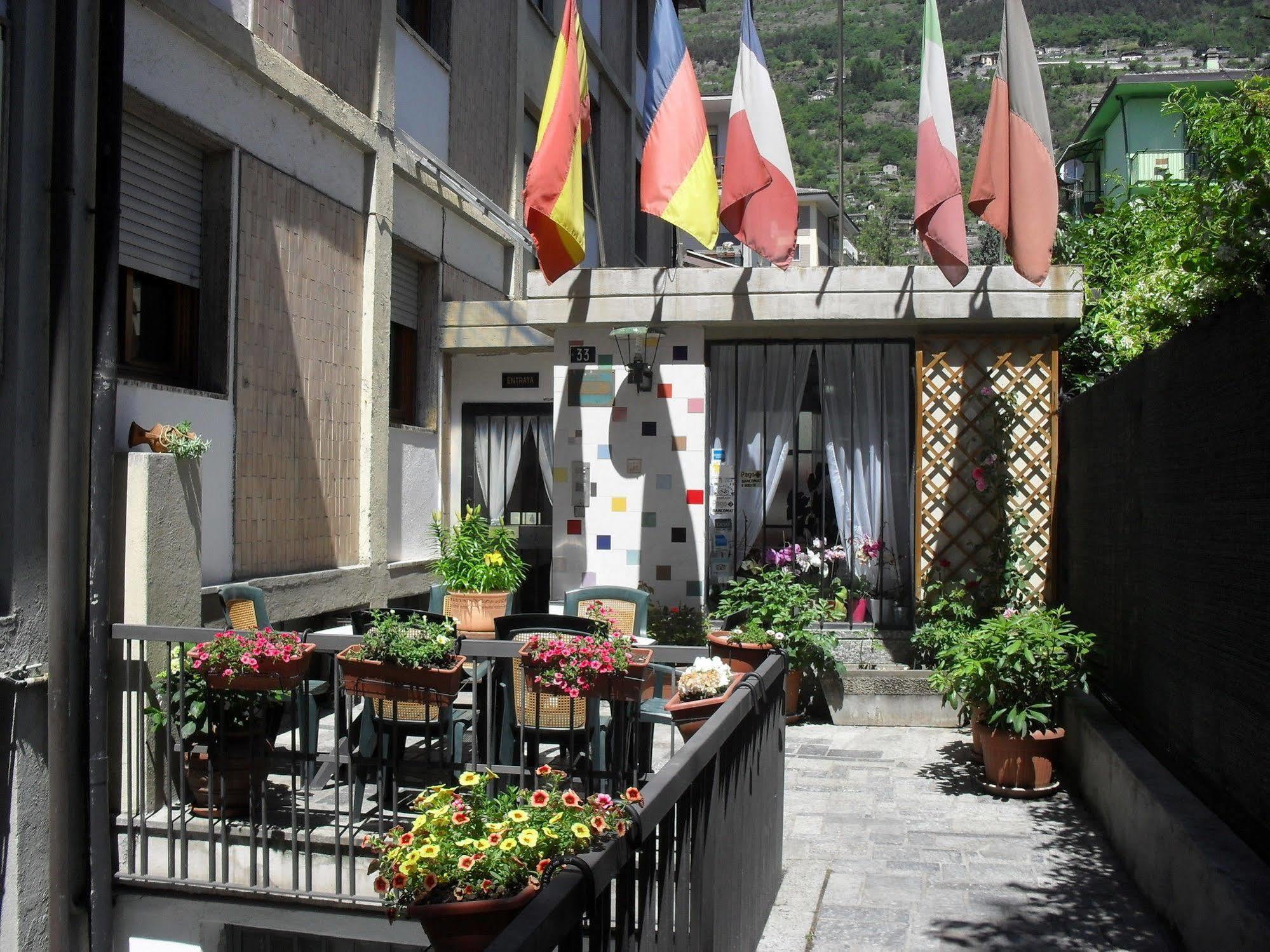 Hotel Al Caminetto Aosta Exterior foto